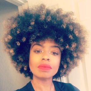 Meet your Posher, Shamaya